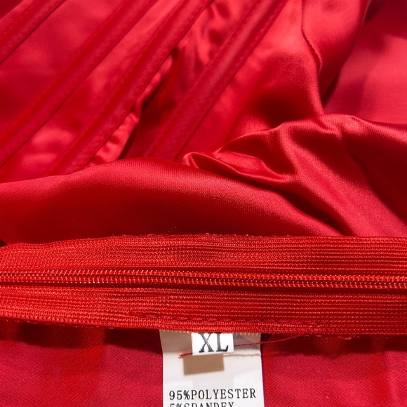 Elegant Red Corset Dress - Picture 6 of 7